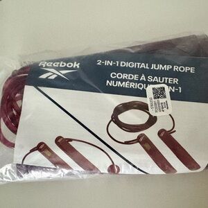 NWT - Reebok 2-in-1 digital jump rope